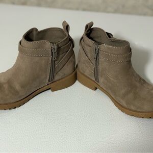 Old Navy Tan Kids Boots with Zipper